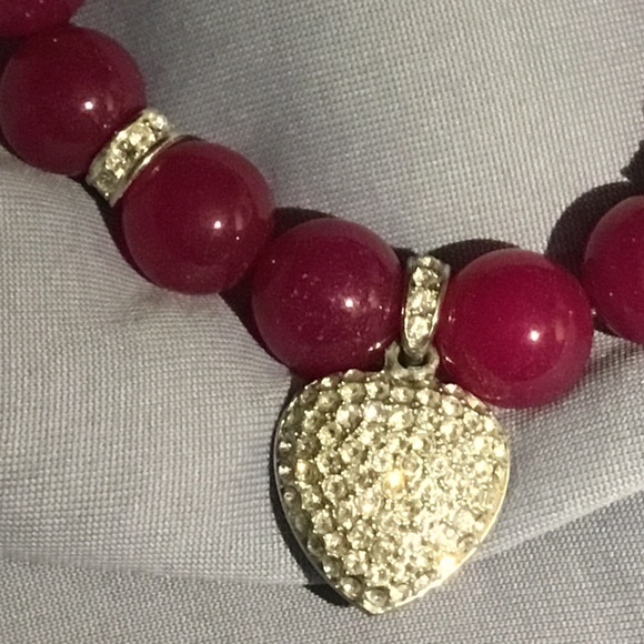 CHERRY AGATE AND RHINESTONES STRETCHY STATEMENT BRACELET - Picture 4 of 5